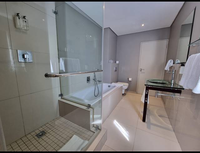 2 BEDROOM APARTMENT FOR SALE IN TABLE VIEW